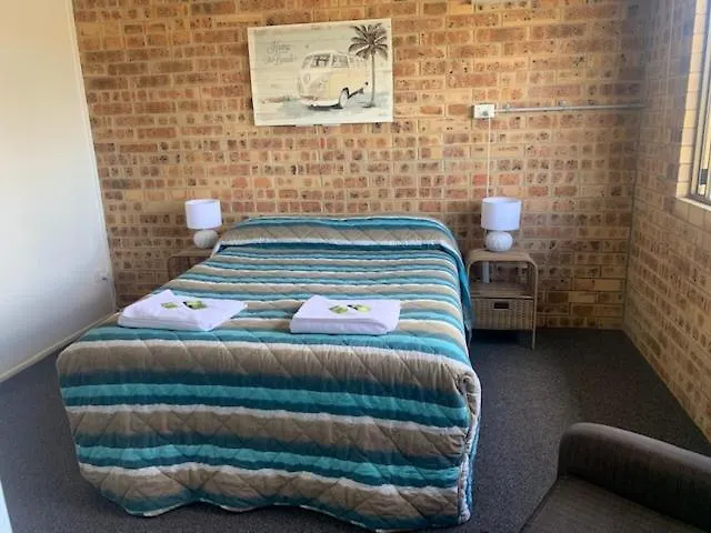 Golden Beach Motor Inn Caloundra 4*,  Australia