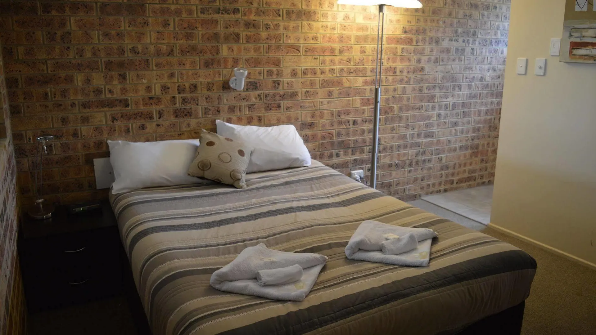 Golden Beach Motor Inn Caloundra 4*,  Australia