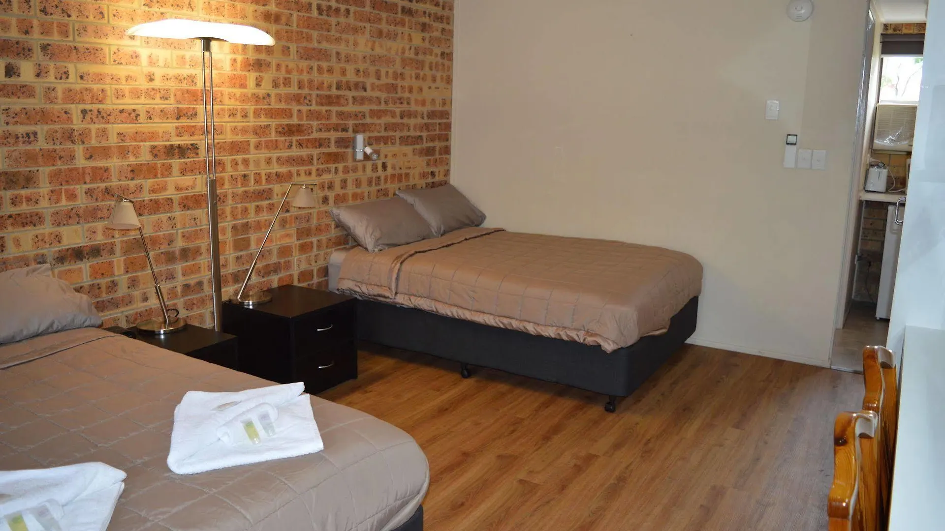 **** Motel Golden Beach Motor Inn Caloundra Australia